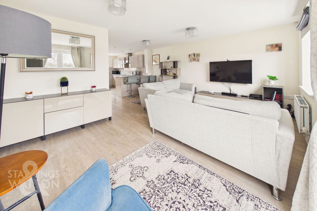 Property photo 3 of 21