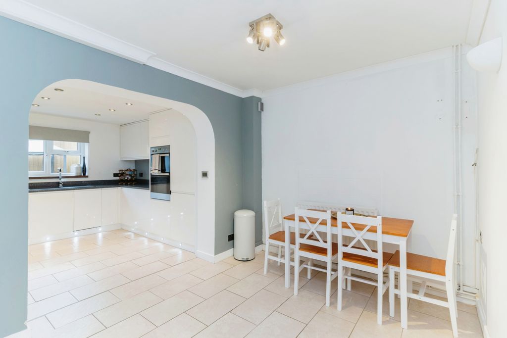 Property photo 3 of 18 Kitchen/Dining Room