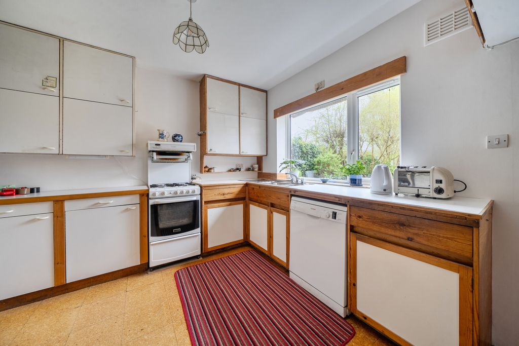 Property photo 3 of 37 Kitchen