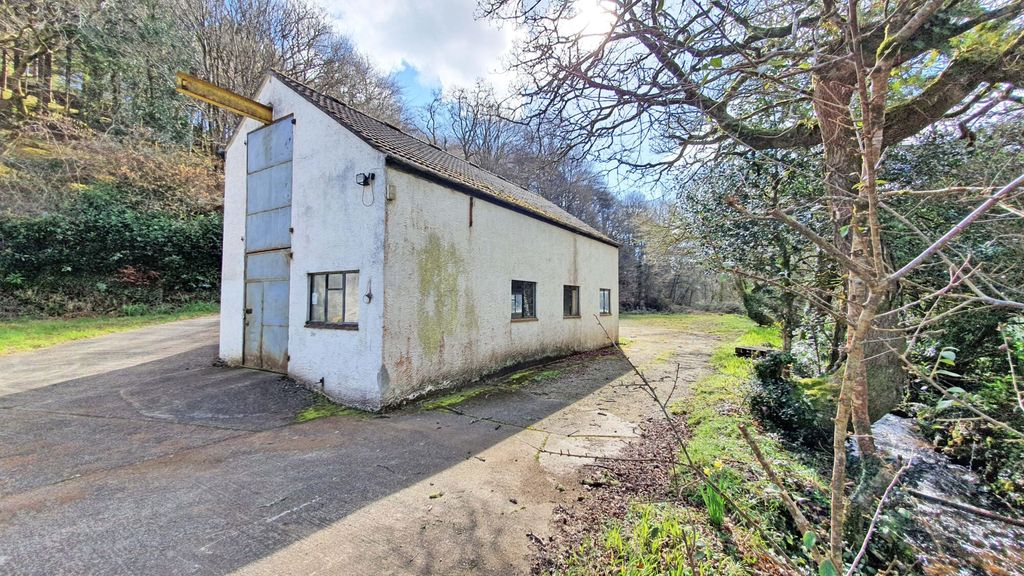 Property photo 3 of 24