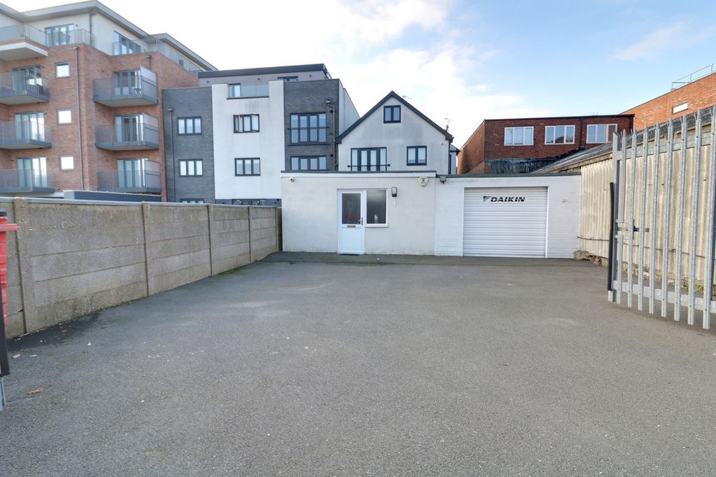 Property photo 1 of 4