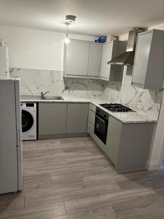 Property photo 2 of 5 Kitchen