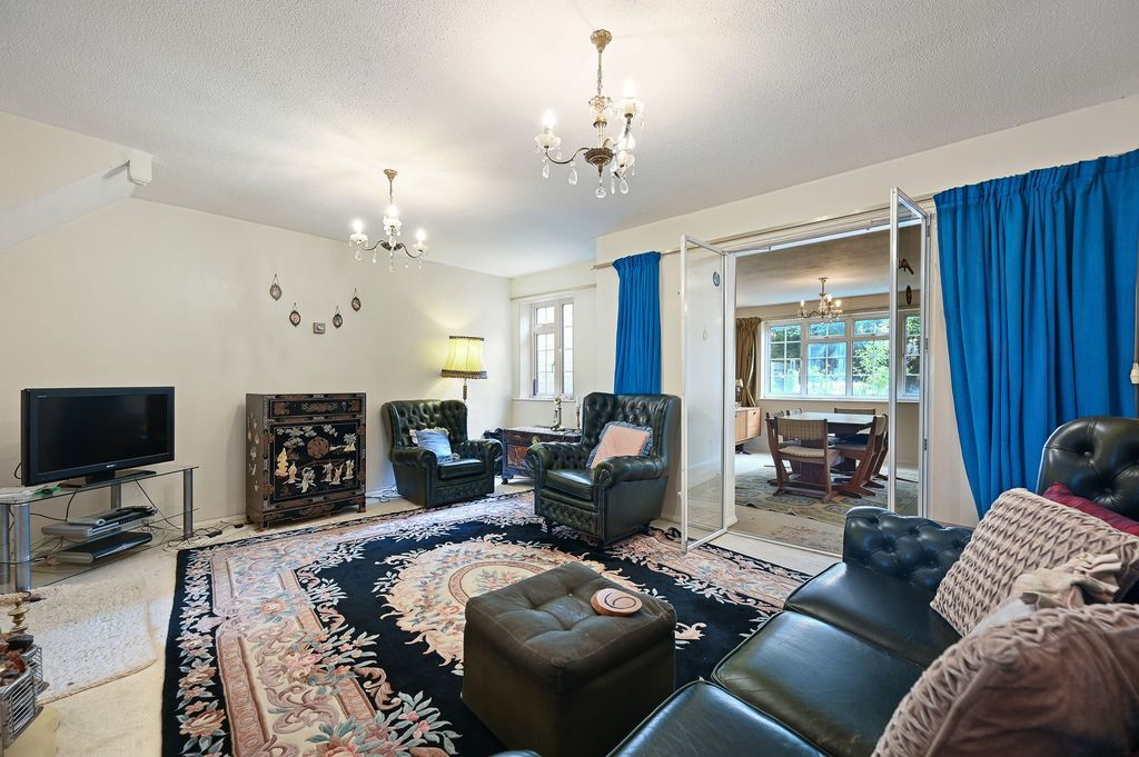Property photo 2 of 10