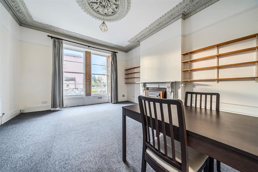 Property photo 2 of 9 1387736-9-693Ad552Bdeec.Jpg