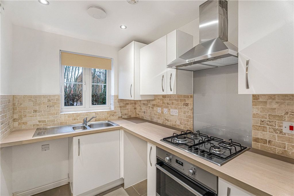 Property photo 2 of 14 Picture No. 02