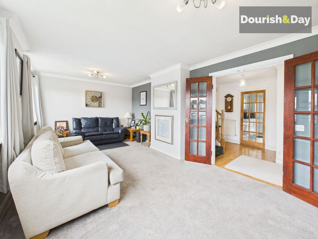 Property photo 2 of 25