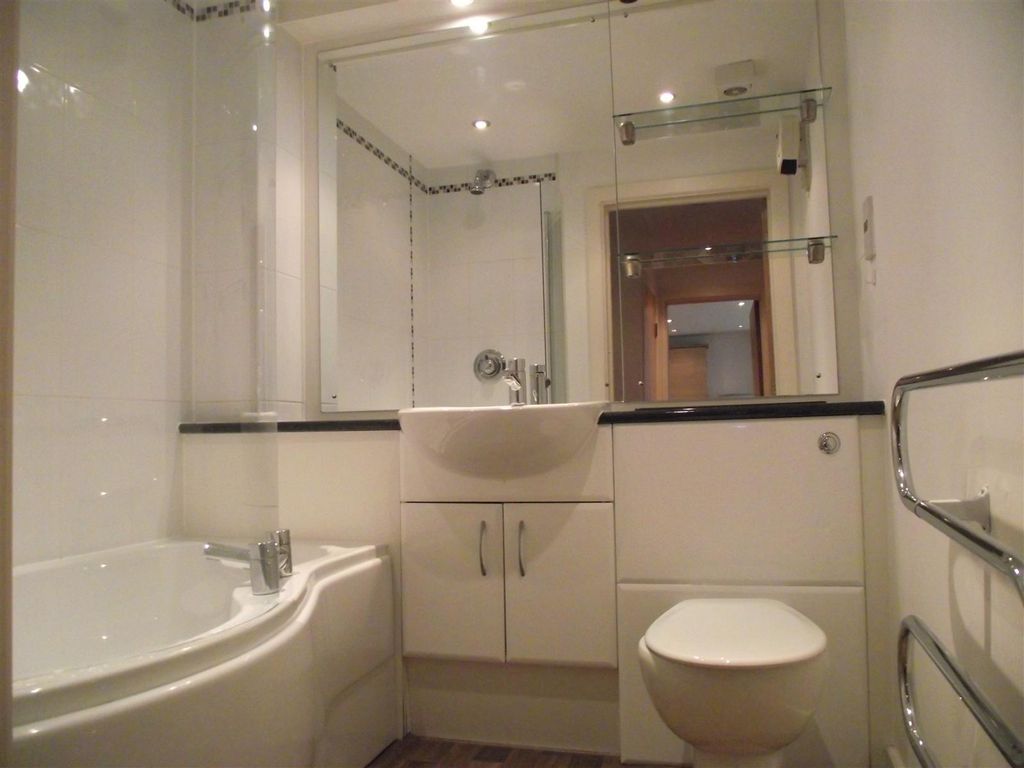 Property photo 3 of 5 Bathroom