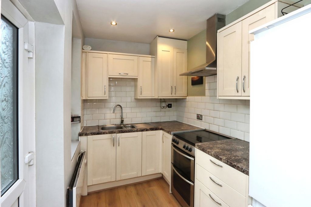 Property photo 2 of 21 Pbox-Img.Jpg