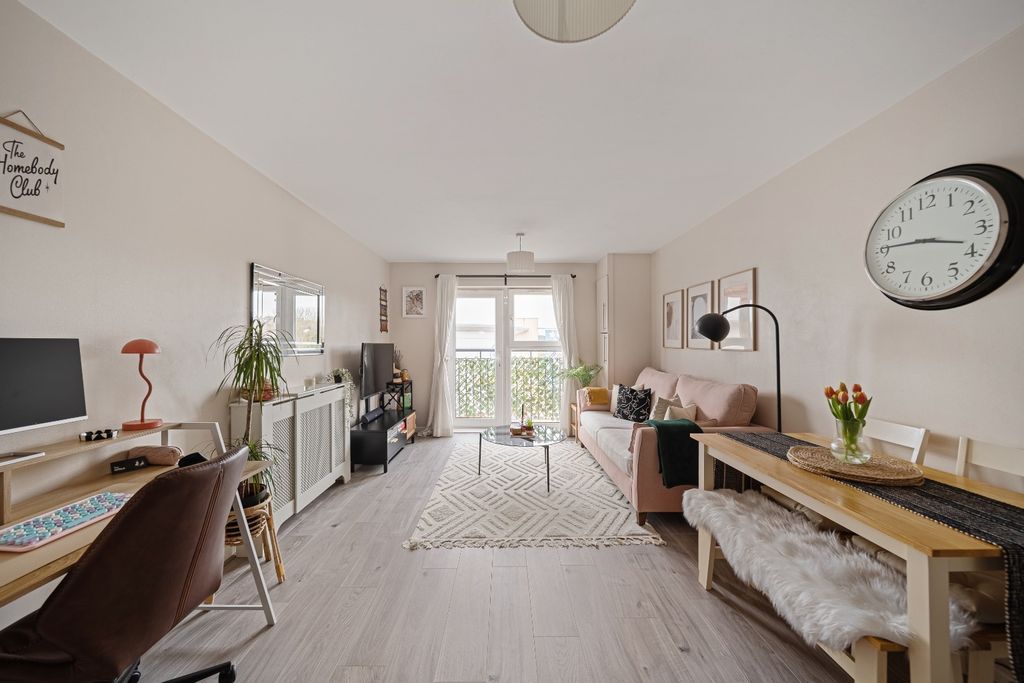 Property photo 3 of 12 3521844