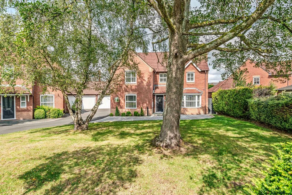 Property photo 1 of 61