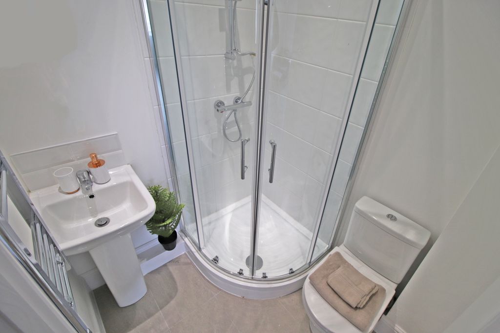 Property photo 3 of 3