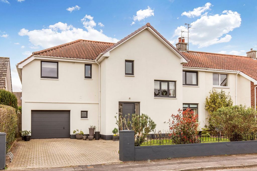 Property photo 1 of 33