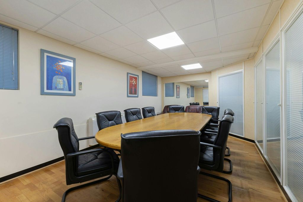 Property photo 2 of 9 107282_Legacy-Centre-Hanworth-Trading-Estate-Hampton-Road-41_Low.Jpg