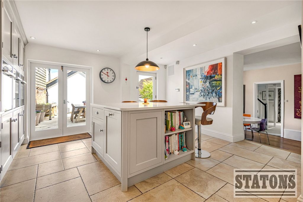 Property photo 3 of 39 Picture No. 81