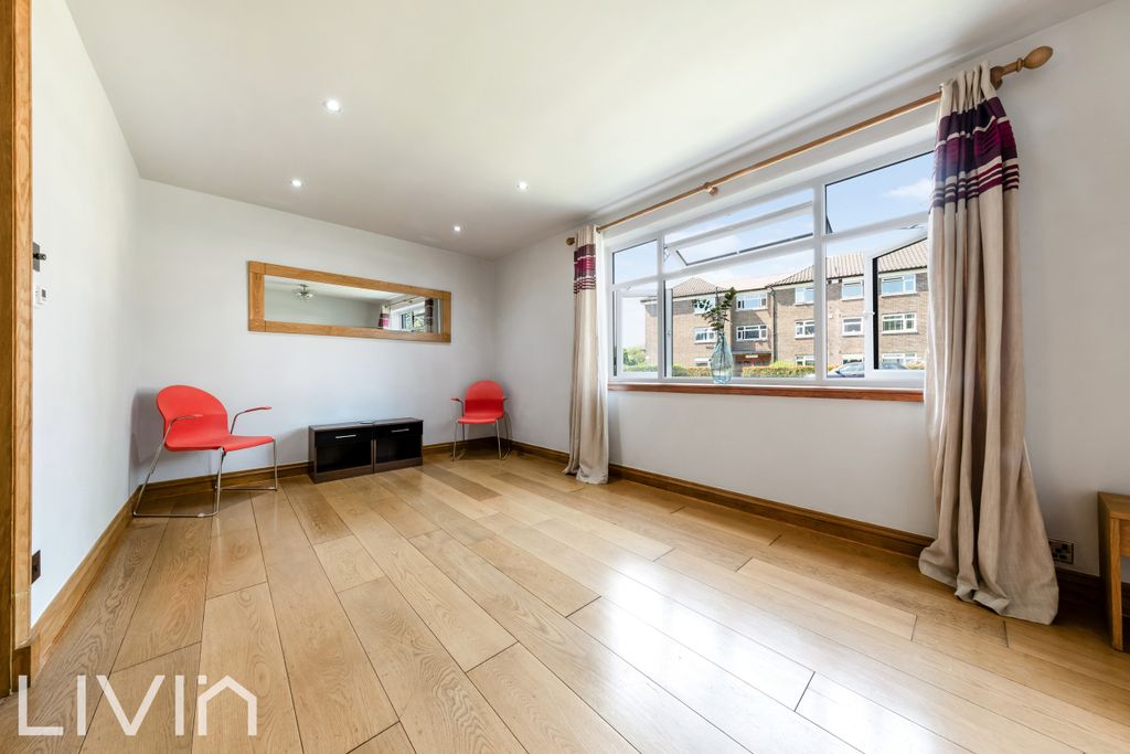 Property photo 2 of 9 2