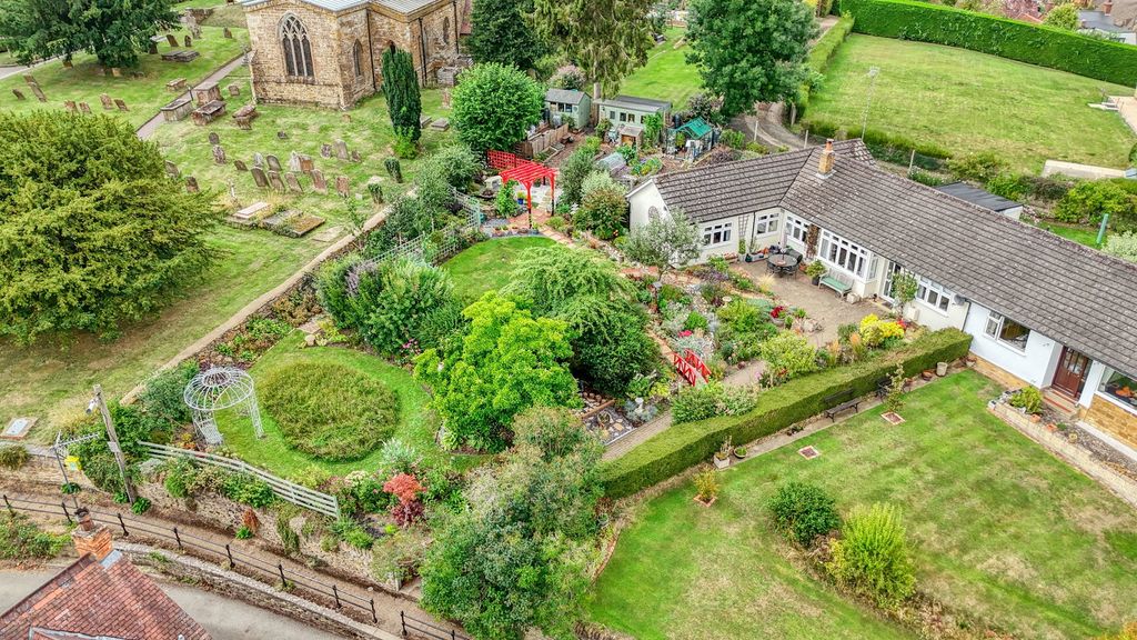 Property photo 1 of 33