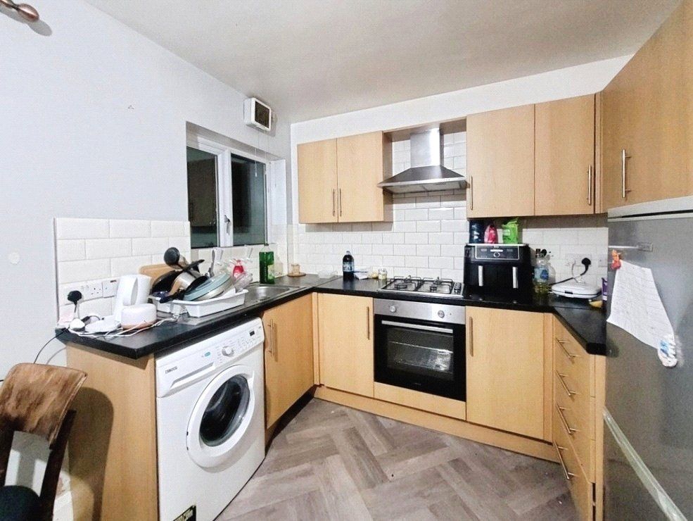 Property photo 1 of 7 Kitchen