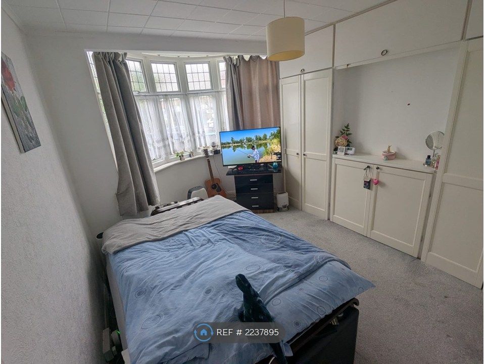 Property photo 3 of 13 Bedroom