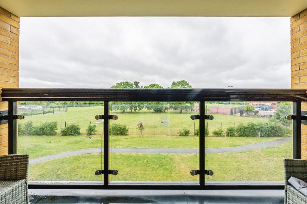 Property photo 1 of 9 Balcony