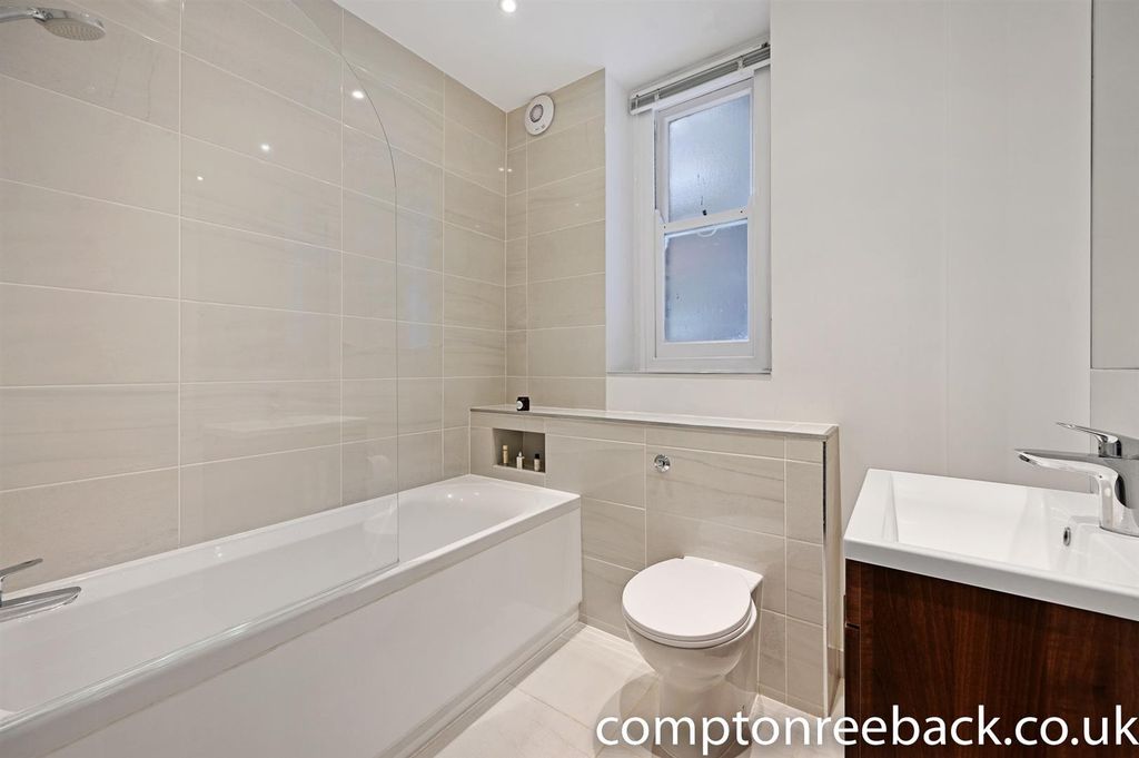 Property photo 3 of 8 Bathroom.Jpg