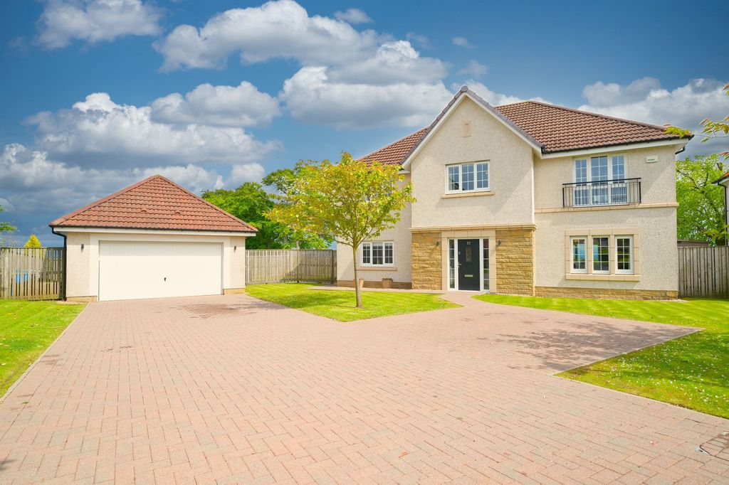 Property photo 1 of 40