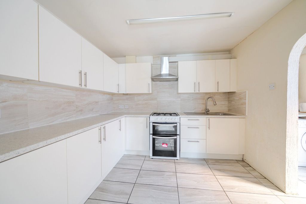 Property photo 2 of 17 Picture No. 04