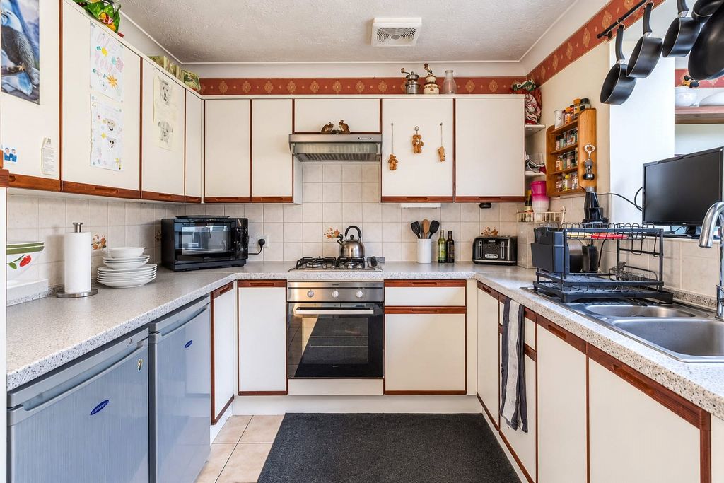 Property photo 3 of 15 Kitchen