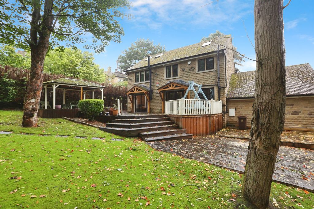 Property photo 2 of 17