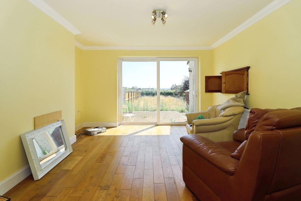 Property photo 2 of 11 Pbox-Img.Jpg