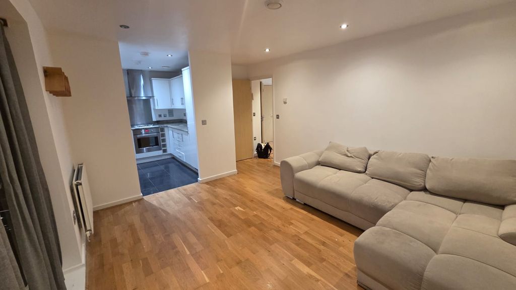 Property photo 2 of 11