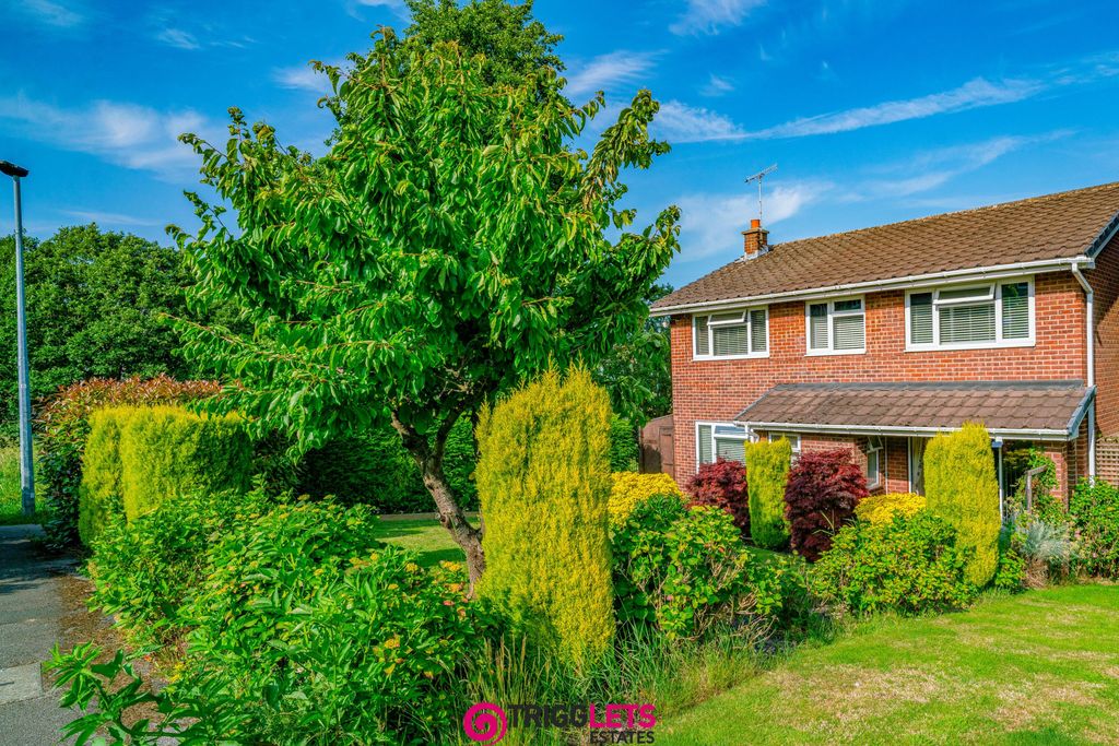 Property photo 1 of 39