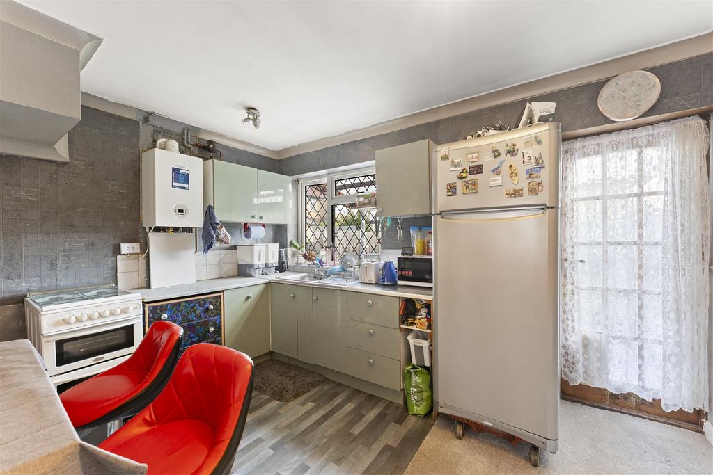 Property photo 3 of 13