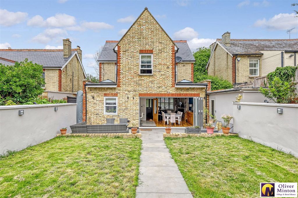 Property photo 3 of 37