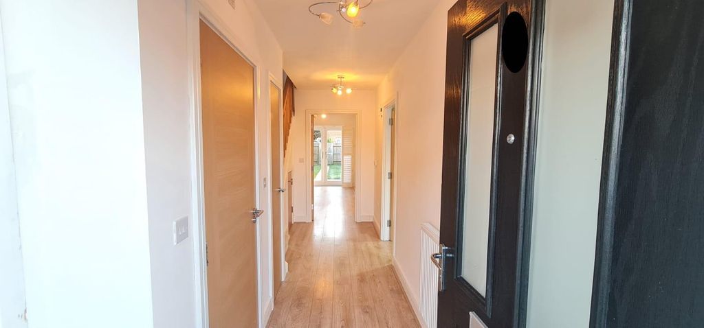Property photo 2 of 13 92165133-Fe84-4192-B4Ed-49F5229Ada66.Jpg