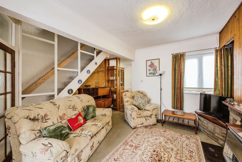 Property photo 2 of 20 Pbox-Img.Jpg