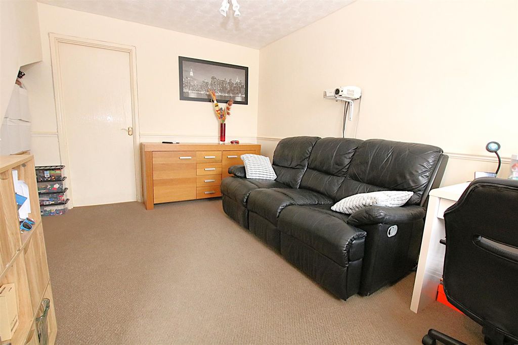 Property photo 3 of 11 Img_0011.Jpg