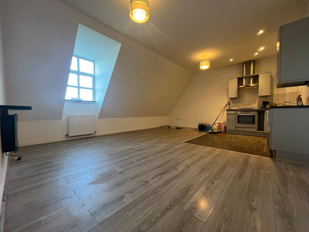 Property photo 3 of 22 Picture No. 24