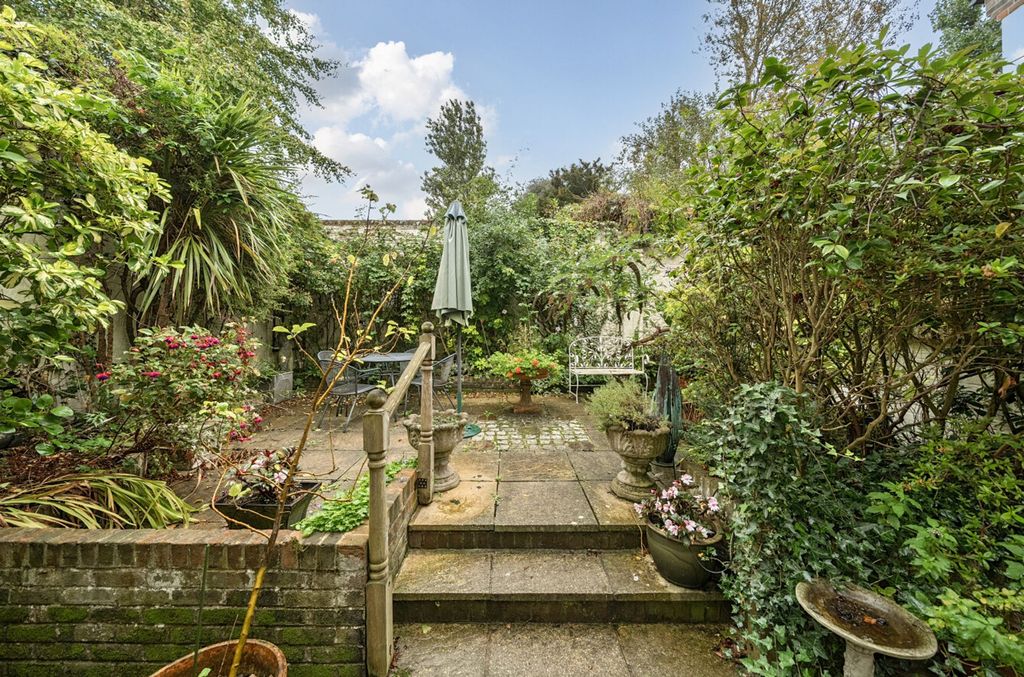 Property photo 3 of 19