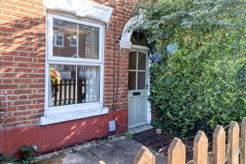 Property photo 2 of 10