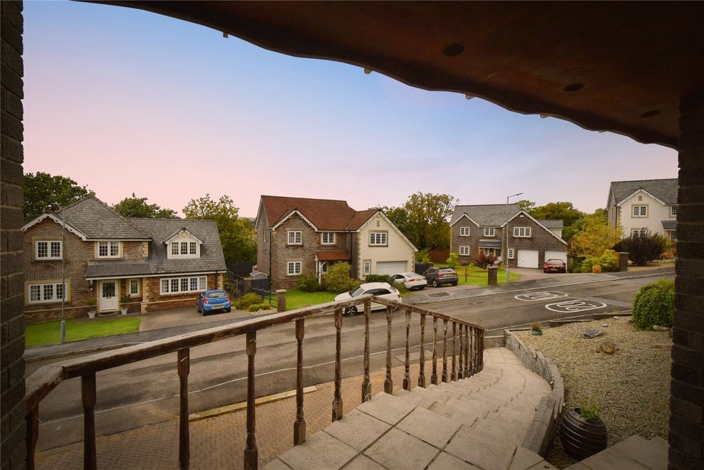 Property photo 2 of 32 Picture No. 28