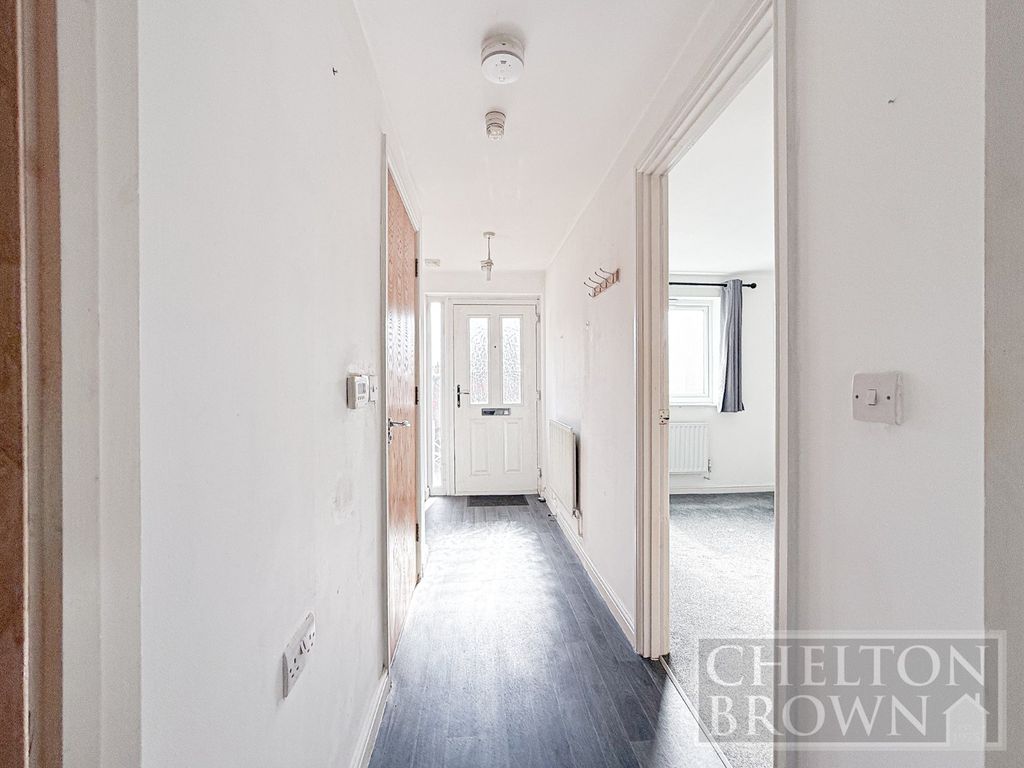 Property photo 2 of 10 Hall