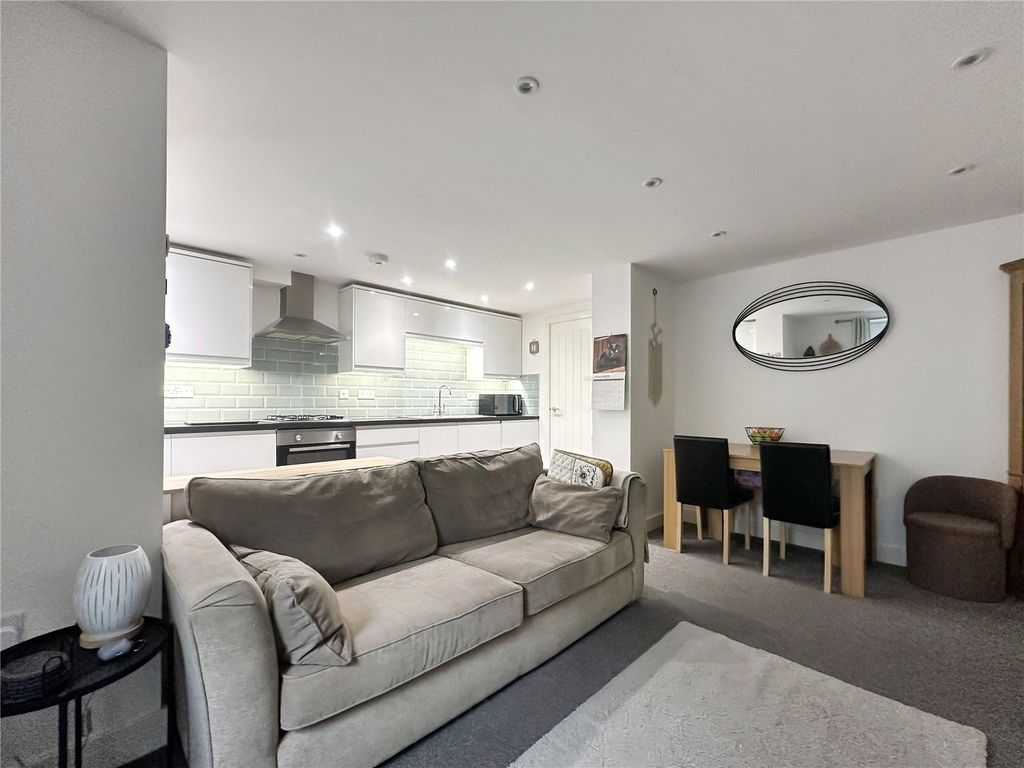 Property photo 3 of 22 Picture No. 11