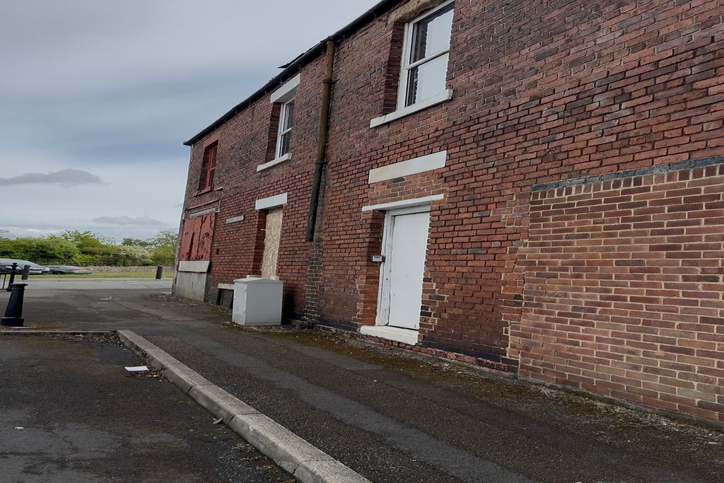 Property photo 3 of 3 Redworth Road - Side