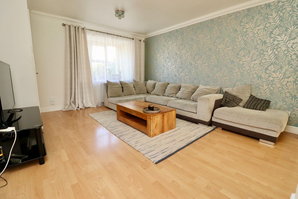 Property photo 3 of 13 Img_0329