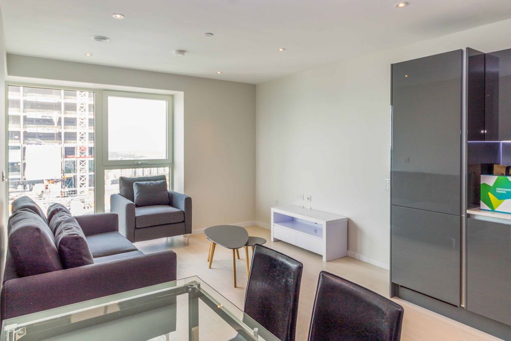 Property photo 2 of 7 Living Area