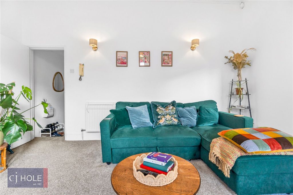 Property photo 3 of 24 Picture No. 10