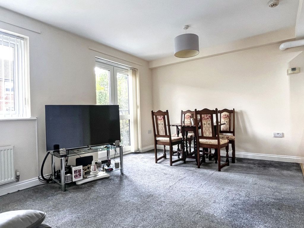 Property photo 2 of 12