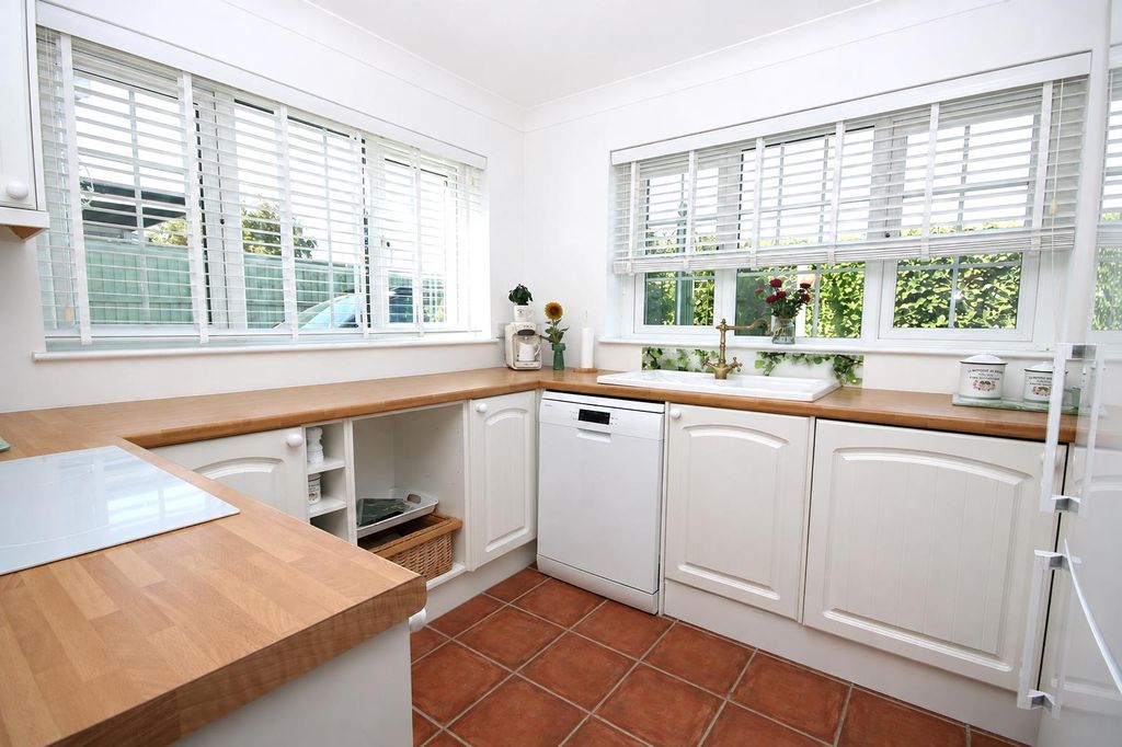 Property photo 3 of 23 1E3121A9-50E3-49Bc-8037-6d9Db48c33A6.Png