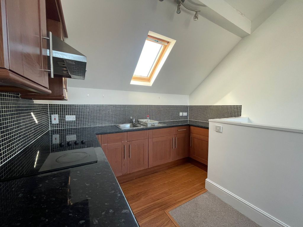 Property photo 2 of 7 Kitchen