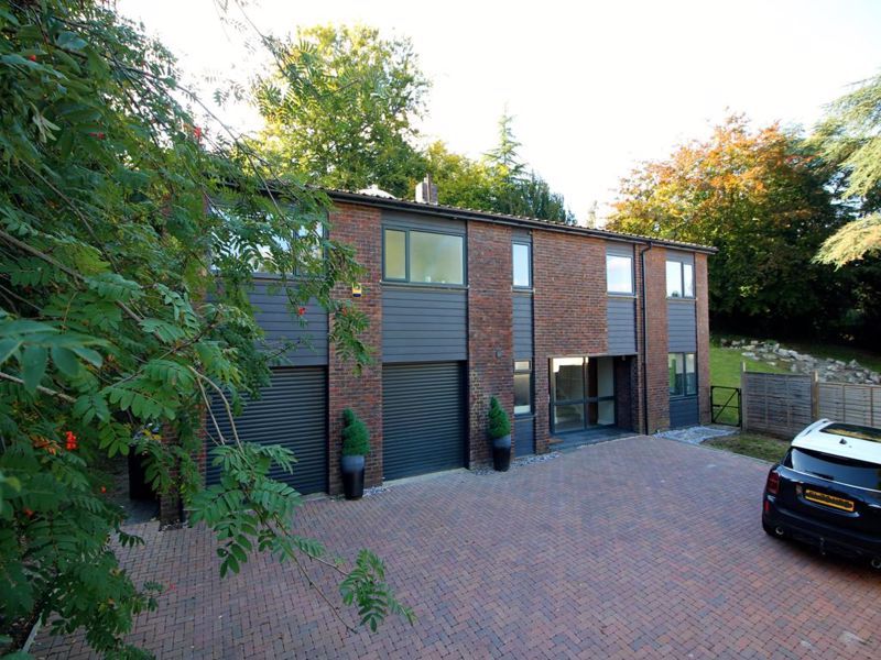 Property photo 1 of 16 Photo 4